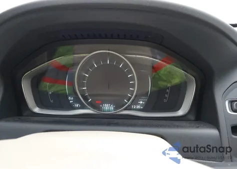 2015 Volvo Xc60 T6 из США, поврежденный, VIN YV4902RK7F2723765